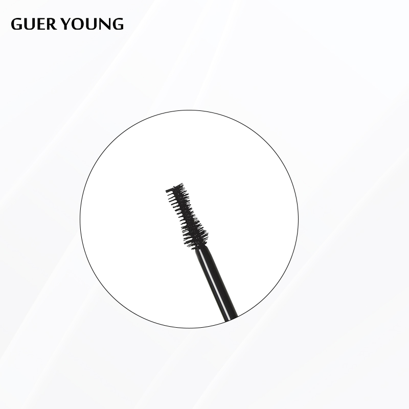 Gourd-shaped mascara brush